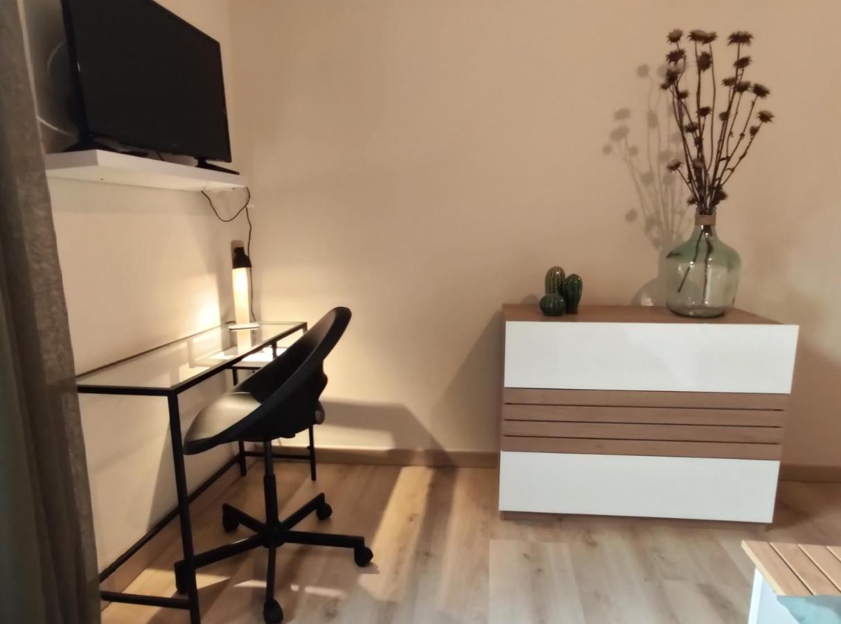 Chez Leon - Clim' & Patio - Appart Loupian Centre Zewnętrze zdjęcie